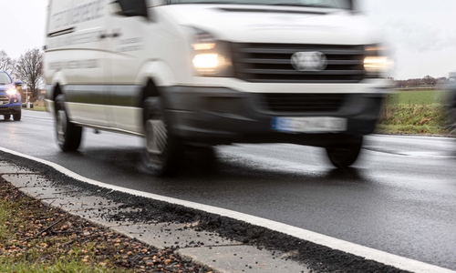 Die Bodenwelle auf der Nord-Süd-Straße.