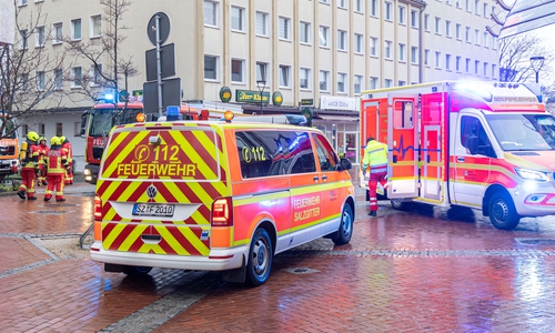 In der Chemnitzer Straße hat am Nachmittag eine Wohnung gebrannt.