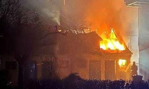 Durch das Feuer entstand hoher Schaden am Gebäude.