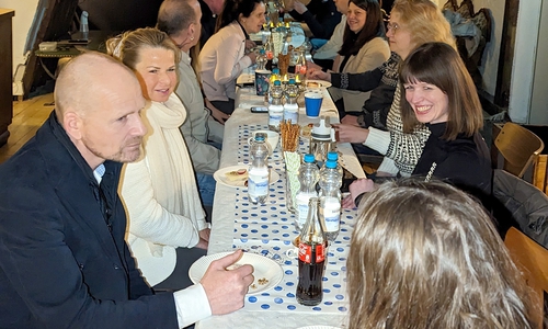 Im Vistory führen die Teilnehmenden des 30. Werkstattgesprächs erste konstruktive Gespräche zum regionalen Freizeitangebot.