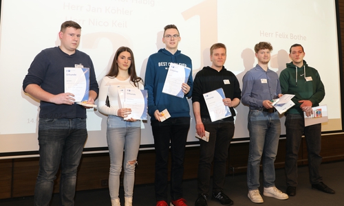 Von links: Jan Köhler, Amina Zahitovic, Nico Keil, Finn Ole Thor Habig, Felix Bothe und Kevin Falk.