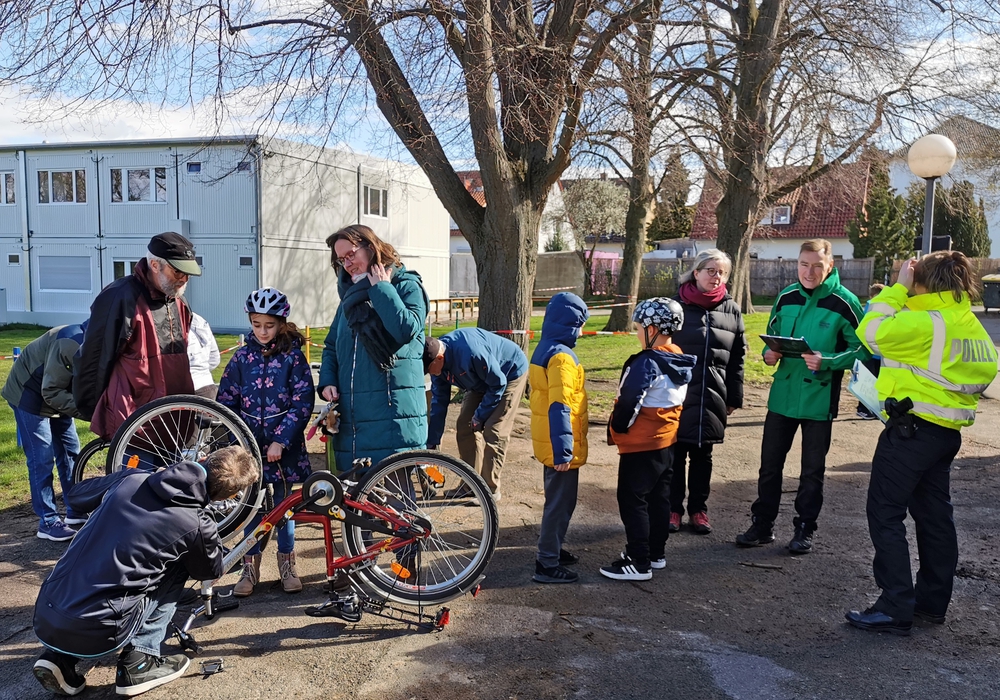 Wolfenbüttel: Fahrrad-TÜV für die Viertklässler der Raabe-Schule