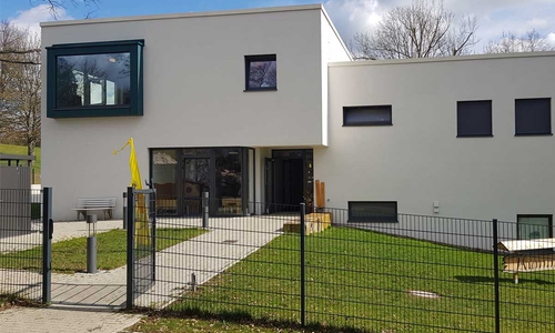 Haupteingang der Kita Hummelburg.