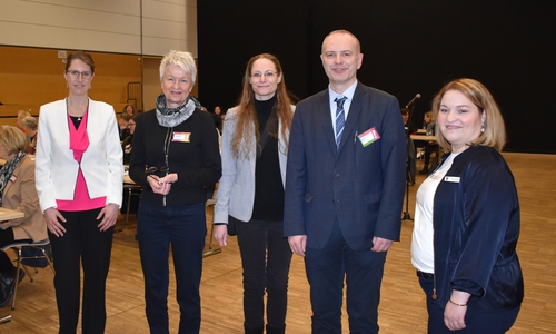 Inklusion für alle Menschen im Landkreis Wolfenbüttel und Niedersachsen, das ist das Ziel von (vl.n.r.) Sandra Stein (Referentin der Nds. Landesbeauftragen für Menschen mit Behinderungen), Landrätin Christiana Steinbrügge, Janine Böttcher (Stabsstelle Inklusion), Bernd Retzki (Dezernent Schule, Jugend, Soziales im Landkreis Wolfenbüttel), Dr. Adina Küchler-Hendricks (Stabstelle Inklusion).