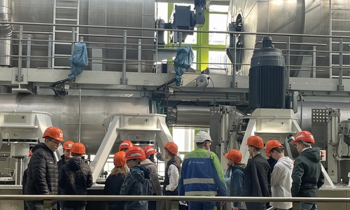 Schüler beim Zukunftstag im Nordzucker Werk Clauen.