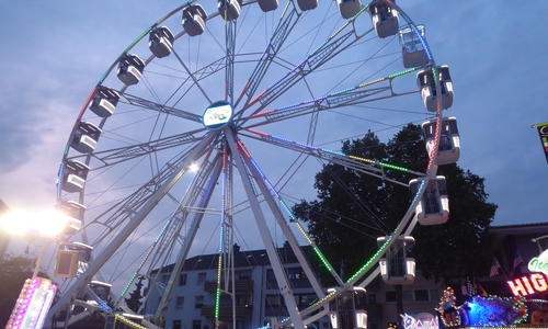 Stolze 38 Meter ist das White Wheel hoch.