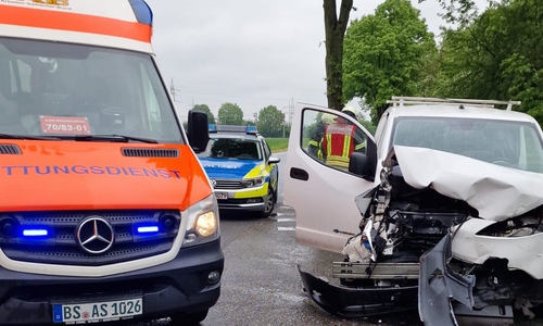 Die Autos wurden erheblich beschädigt.