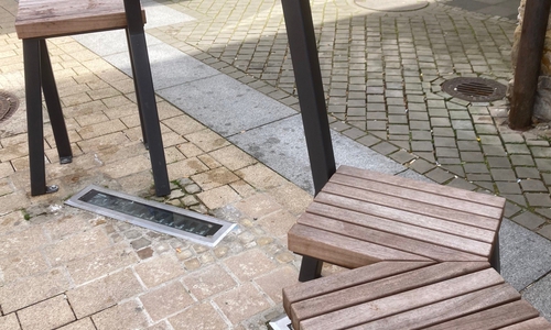 Muster-Sitzgruppe am Ende der Neumärker Straße.