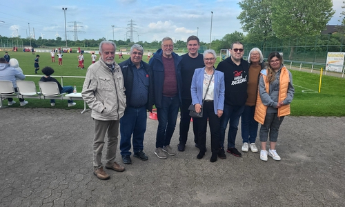 Fritz Brieger, Muzaffer Perik, Ulrich Leidecker, Tom Ludwig, Brigitte Militschenko, André Broß, Ingrid Leidecker und Michaela Malcharek (v. li.).