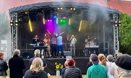 Jede Menge Action auf der Sommerbühne: von Musical über Jazz bis hin zu Zauberei und Jonglage.