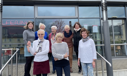 Die aktuelle Truppe (unten von links): Monika Demuth, Karin Köhler und Sigrid Rönneke sowie (oben von links) Aline Gauder, Ruth von Katte, Dr. Helga Henke, Dorothee Peter und Alexandra Faber.