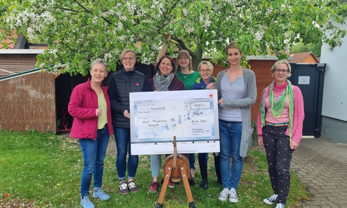 v.l.n.r.: Marion Koslowski-Kuzu, Jessica Knierim, Yvonne Ferdinand, Jasmine Werner, Susanne Koch, Andrea Meyer (Leiterin AWO-Frauenhaus), Anja Brennecke.