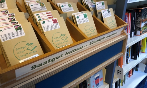 Saatgut im Bücherbus.  