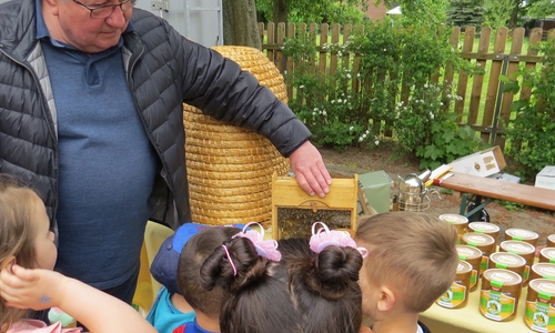 Der Informationsstand des Imkers Horst Janke im letzten Jahr.