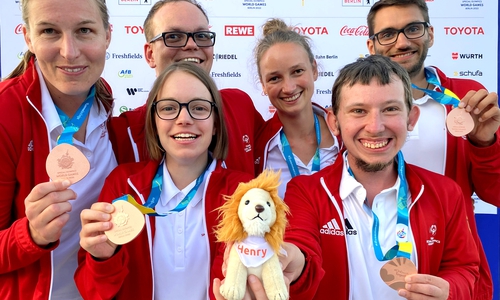LH Volleys der Lebenshilfe Braunschweig holen Bronze-Medaille für Deutschland bei den Special Olympics Weltspielen: Mareike Steffen, Marcel Slotta, Kaya Schöbel, Pauline Clauß, Marcel Glindemann und Max Geiger (von links).