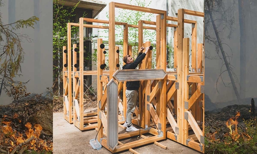 Am Institut für Architekturbezogene Kunst (IAK) der TU Braunschweig bauen Studierende die ClimateCrisisClock auf.