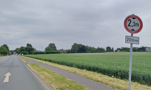 Zu prüfender Schulstandort westlich des Kinder-und Jugendzentrums im Kernort Vechelde.