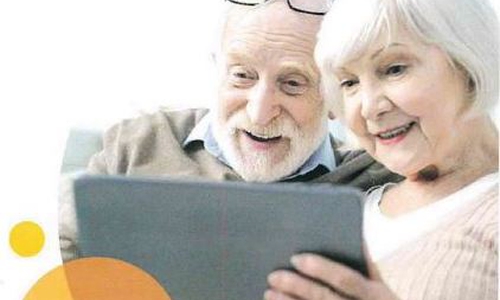 Ein Projekt der Kreisvolkshochschule Gifhorn, um älteren Menschen einen guten Zugang zur digitalen Welt zu ermöglichen. Symbolbild