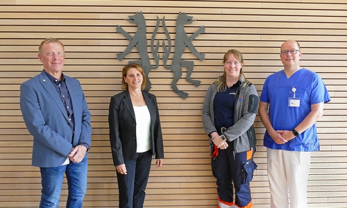 Dirk Hornemann (Leiter des Fachdienstes Ordnungswesen), Erste Kreisrätin Bettina Conrady, Dr. Julia Brandes (Leitende Notärztin) und Hendrik Voges (Ärztlicher Leiter Rettungsdienst) (v. li.).