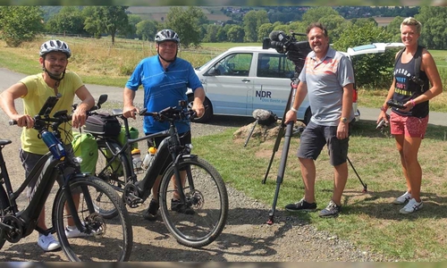 Das Team vom NDR-Fernsehen gemeinsam mit dem Radtourenexperten Thomas Kempernolte: v.l. Peter Jagla, Thomas Kempernolte, Jörg Teiwes und Rike Castenow.