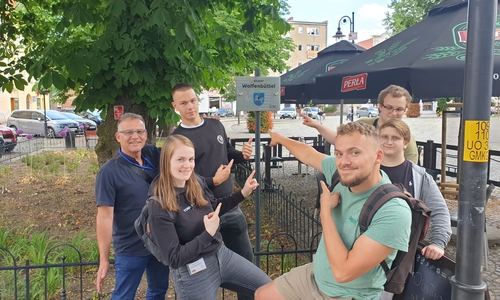 v.r.: Stadtjugendpfleger Stephan Fabriczek, André Fritzler, Tobias Albrecht, Lea Holland, Paul Hentschel, Projektstudent Franz Manhenke.