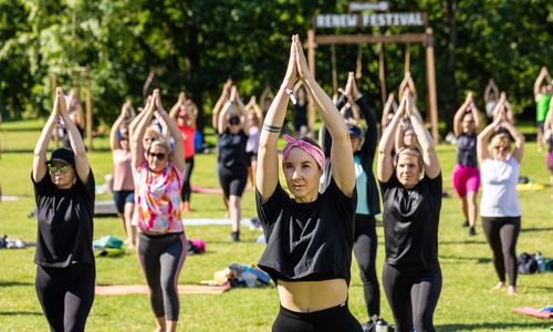 Da war was los: etliche Fitness-Begeisterte feierten gemeinsam den Sport.