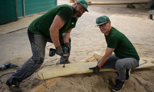 Die Führungskräften hatten viel Spaß bei der Arbeit.