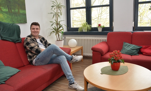 Joshua Metzner fühlt sich wohl bei der Lebenshilfe in Wolfenbüttel, wo er mehrere Wohneinrichtungen leitet.