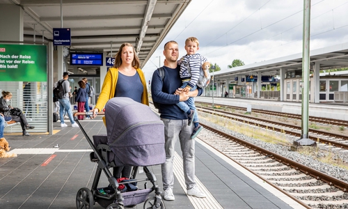 Auch Familien finden einen passenden Tarif zum Reisen.