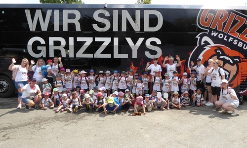 Sommerfahrt mit dem Bus der Wolfsburger Grizzlys.