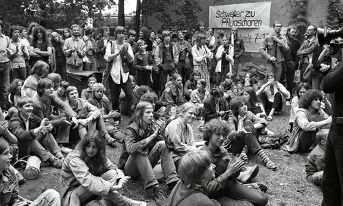 Friedenswerkstatt 1982: Aus allen Teilen der DDR treffen sich Friedensgruppen in Ost-Berlin.