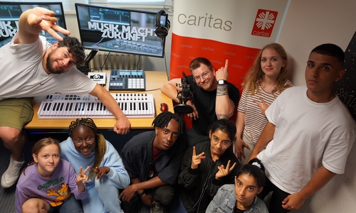 Teilnehmer beim Rap-Workshop des Caritasverbands Braunschweig.