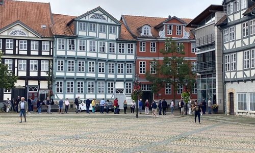 Am Freitagmorgen bildete sich vor der Theaterkasse bereits eine lange Schlange. 