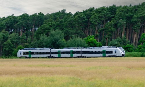 Ein Batteriezug vom Typ Coradia Continental.