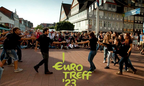 Beim Straßensingen präsentieren sich die Sänger in der Innenstadt.