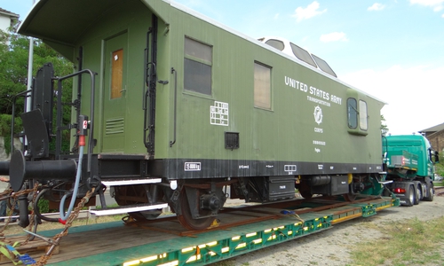 Nun kommt der Militärwaggon von seiner langen Reise zurück. (Archiv)