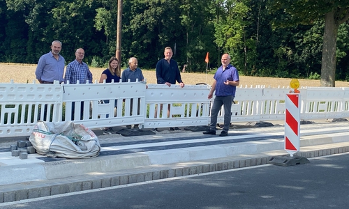 Den Erläuterungen von Bürgermeister K. Ansorge folgten v.l.n.r Ratsmitglied T. Curland, H. Niemeier, Fraktionsvorsitzende U. Benski, J. Wolframm, S. Eßmann.