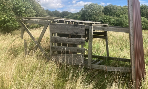 Einer der zerstörten Hochsitze