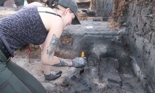 Auf den Spuren der Vergangenheit an der Sassenburg.