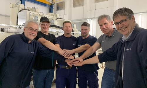 Sie waren an der Erneuerung des Umspannwerkes Stadtmitte maßgeblich beteiligt und freuen sich nun über die erfolgreiche Umsetzung des Projektes: Predrag Velemirov, Andreas Fricke, Carsten Öhlmann, Christoph Bosse, Schwarz, Björn und Dirk Reinecke (v.l.n.r.) aus der Bereich Hochspannung von BS Netz.