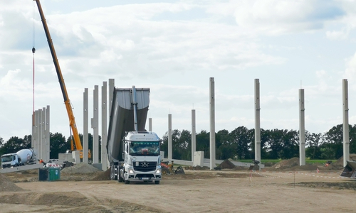 Der Bau des neuen Logistikzentrums schreitet voran.