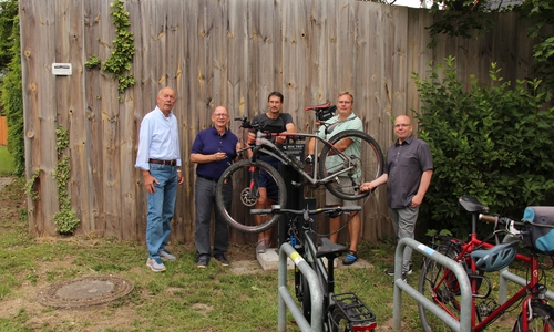 Auf dem Foto (Anhang, Reparatur-Station Denkte.JPG) abgebildet, von links nach rechts:  Klaus-Dieter Tucholski  Bürgermeister Thomas Fricke  Frank Klages  Udo Dettmann  Daniel Klingenberg   