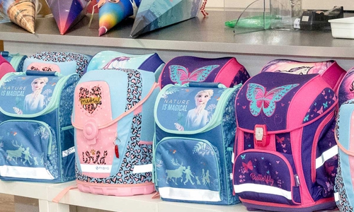 Für jedes Kind gab es einen Ranzen, eine Schultüte und eine Tragetasche mit Aussattung für den Schulstart.