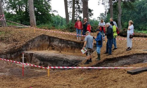 Es wurden in regelmäßigen Abständen Führungen für Kleingruppen durchgeführt.