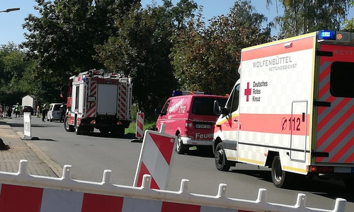 Am heutigen Donnerstag rückten Polizei, Feuerwehr, Rettungsdienst und Energieversorger in die Osterwiecker Straße gerufen.