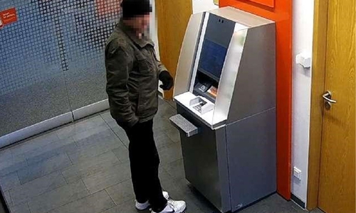 Wer ist dieser Mann? (ungepixelte Version siehe unten)
