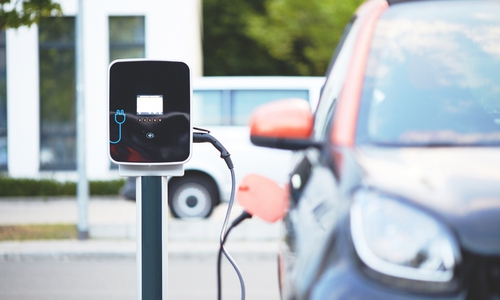 Beim Kauf eines gebrauchten Elektroautos sind andere Aspekte als beim Erwerb eines Verbrenners aus zweiter Hand zu beachten. (Symbolfoto)