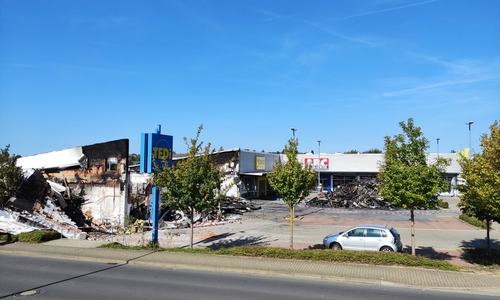 Der TEDI in der Schewigerstraße liegt in Schutt und Asche.