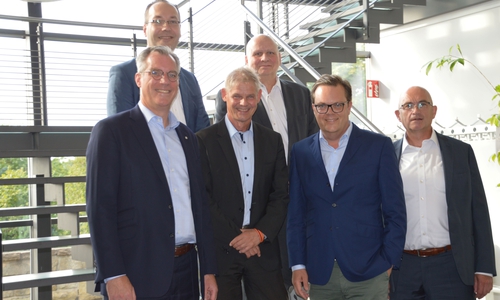  Gunnar Groebler, Vorsitzender des Vorstandes der Salzgitter AG, Johannes Eickmann, technischer Geschäftsführer der WEVG, Oberbürgermeister Frank Klingebiel, Christian Heinrich, Prokurist Salzgitter AG, Marten Bunnemann, Vorsitzender des Vorstandes der Avacon AG und Rainer Krause, kaufmännischer Geschäftsführer der WEVG, Bildrechte WEVG Salzgitter