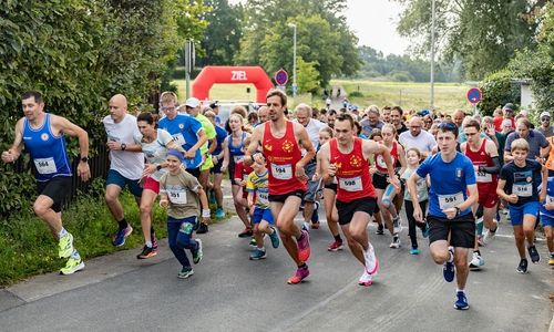 Groß und klein zog es am Sonntag zum 49. Schapener Volkslauf, der zu den schönsten öffentlichen Läufen des Nordens zählt.
